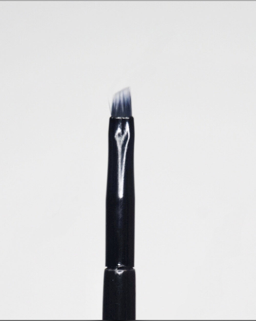 ANGLED LINER BRUSH